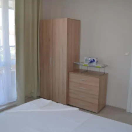 Divela 3 Апартамент *