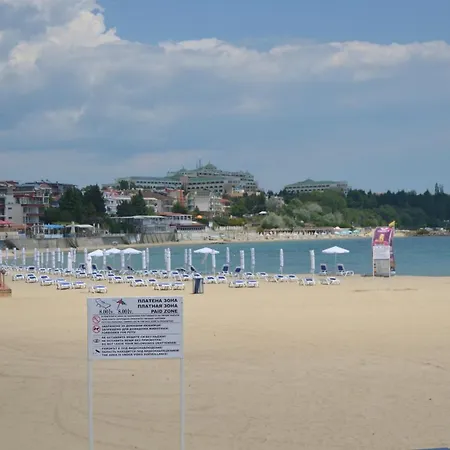 公寓 Divela 3 内塞伯尔