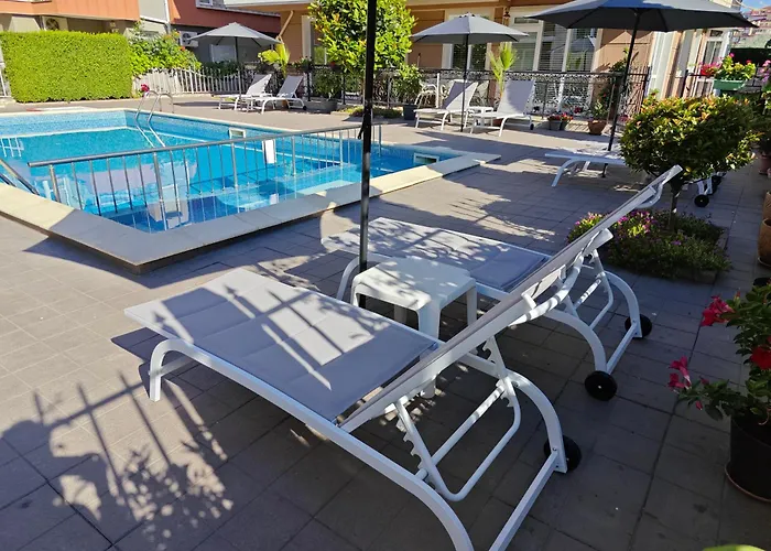 Apartment Divela 3 *